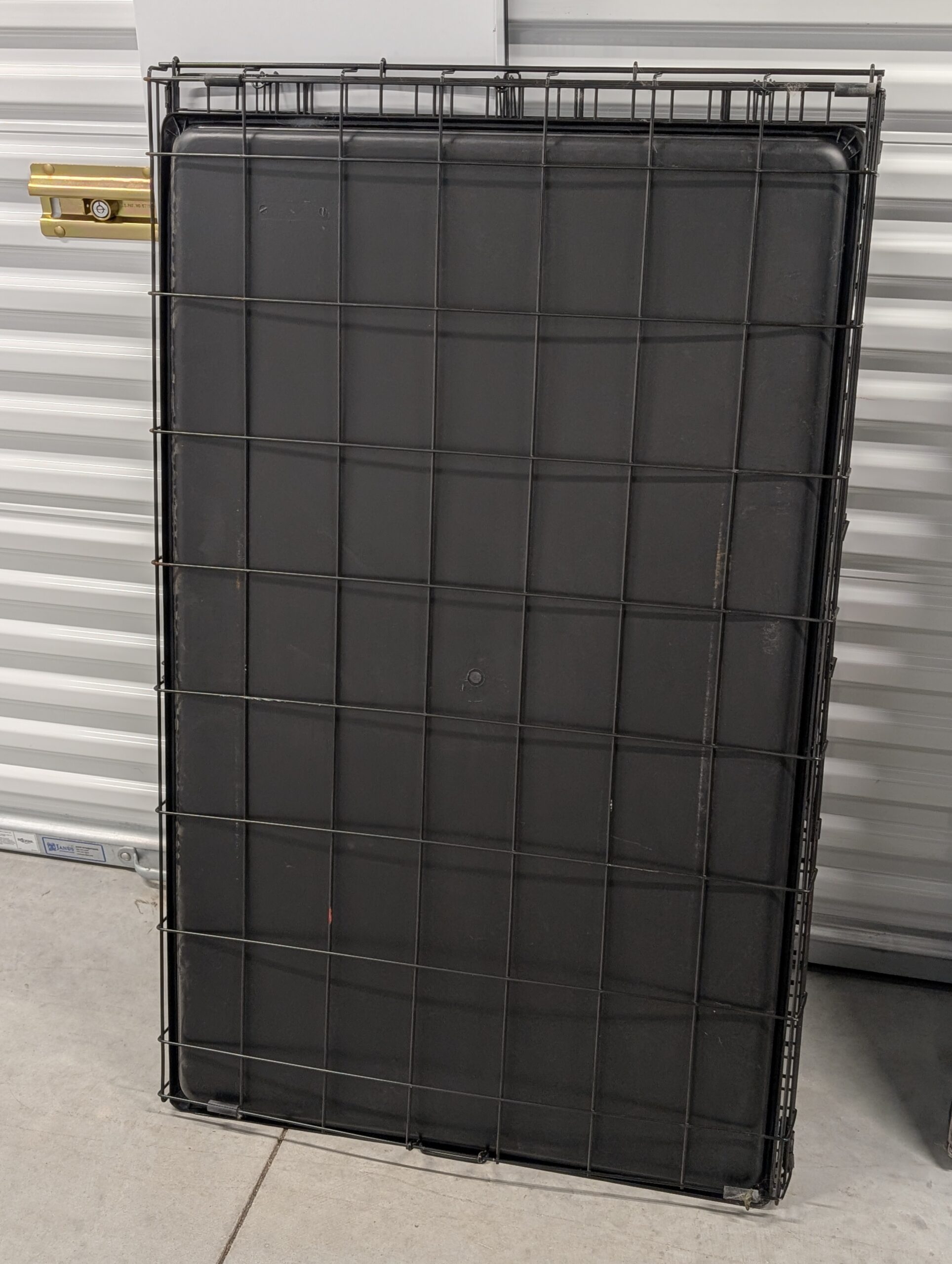 Dog crate 120cms L x 70cms D