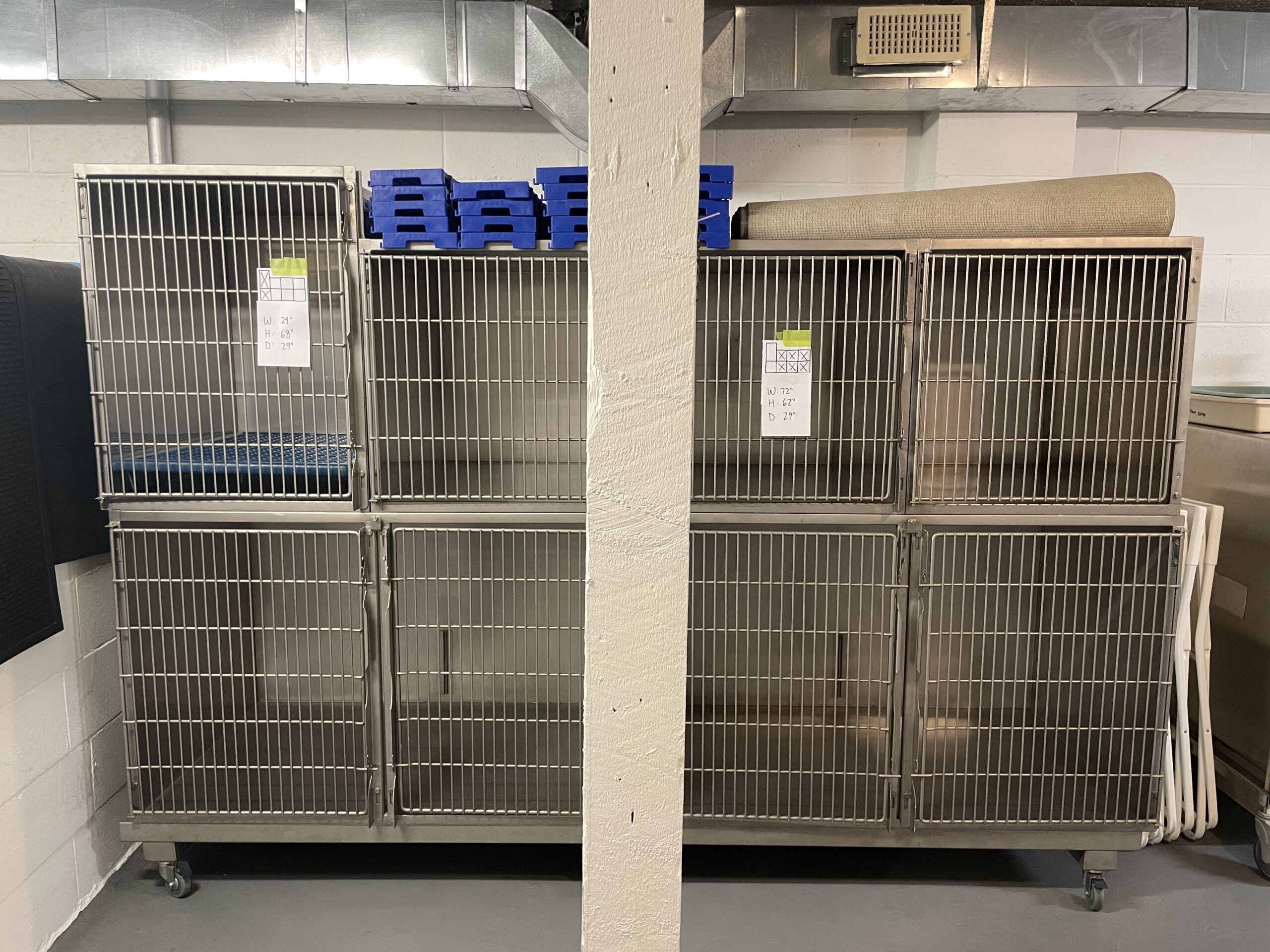 Stainless steel kennels (various sizes) + cat condo