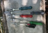 6 Equine dental floats- 4 horses /2 ponies. Along with 4 carbide chip replacement blades