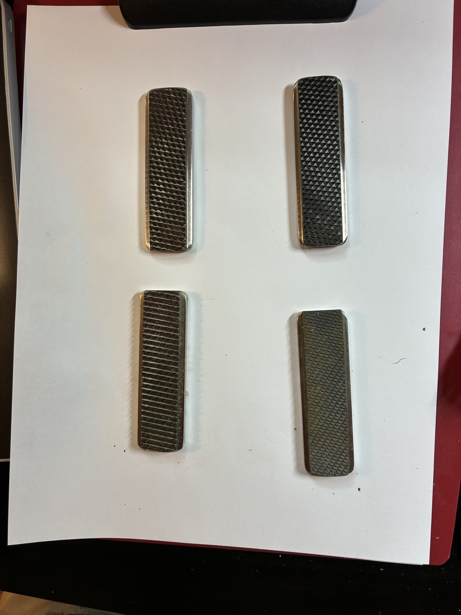 6 Equine dental floats- 4 horses /2 ponies. Along with 4 carbide chip replacement blades